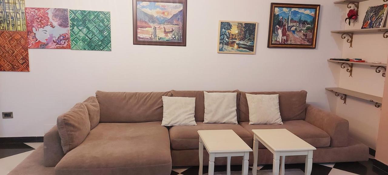 Lovely Apartment In Heart Of Tirana Exterior photo